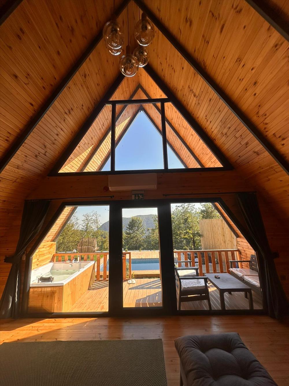 listing card gallery