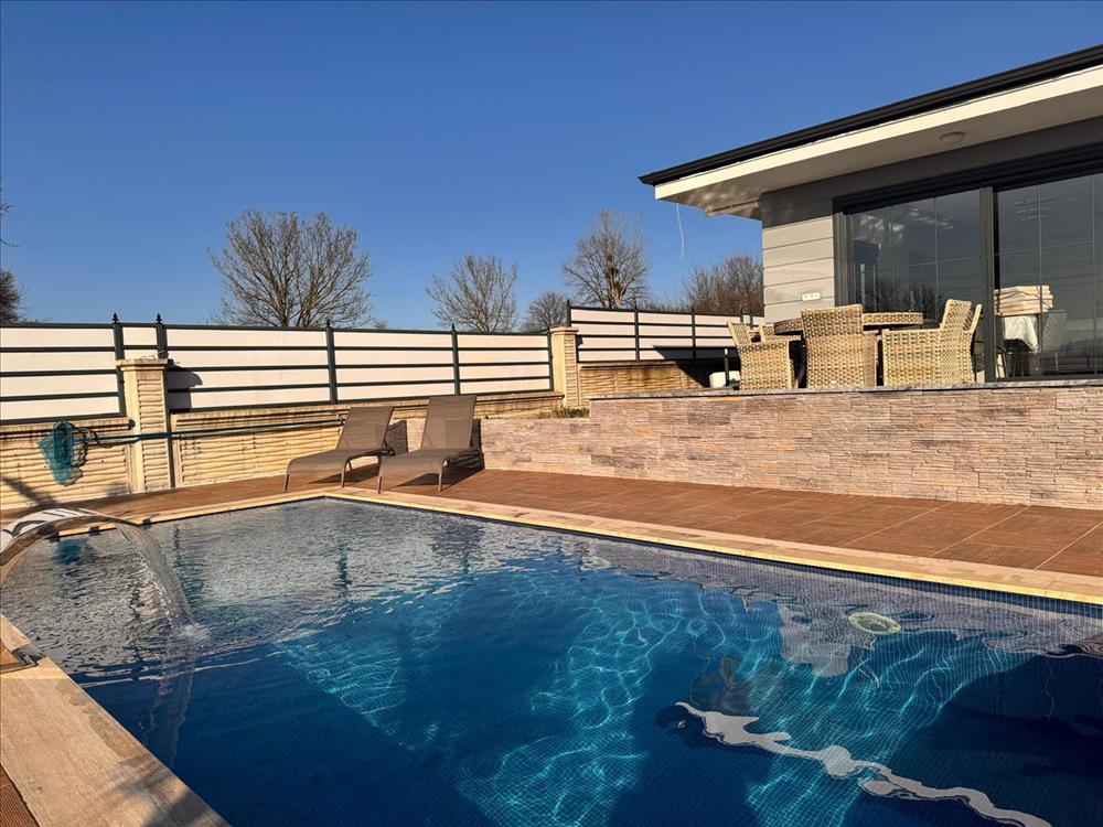 listing card gallery