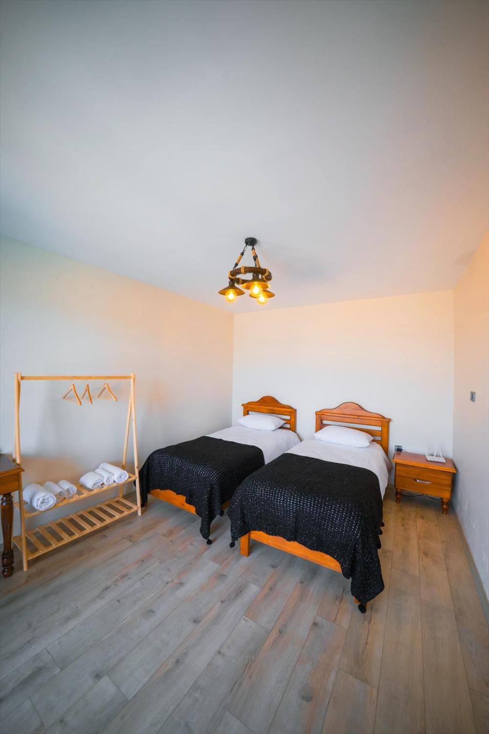 listing card gallery