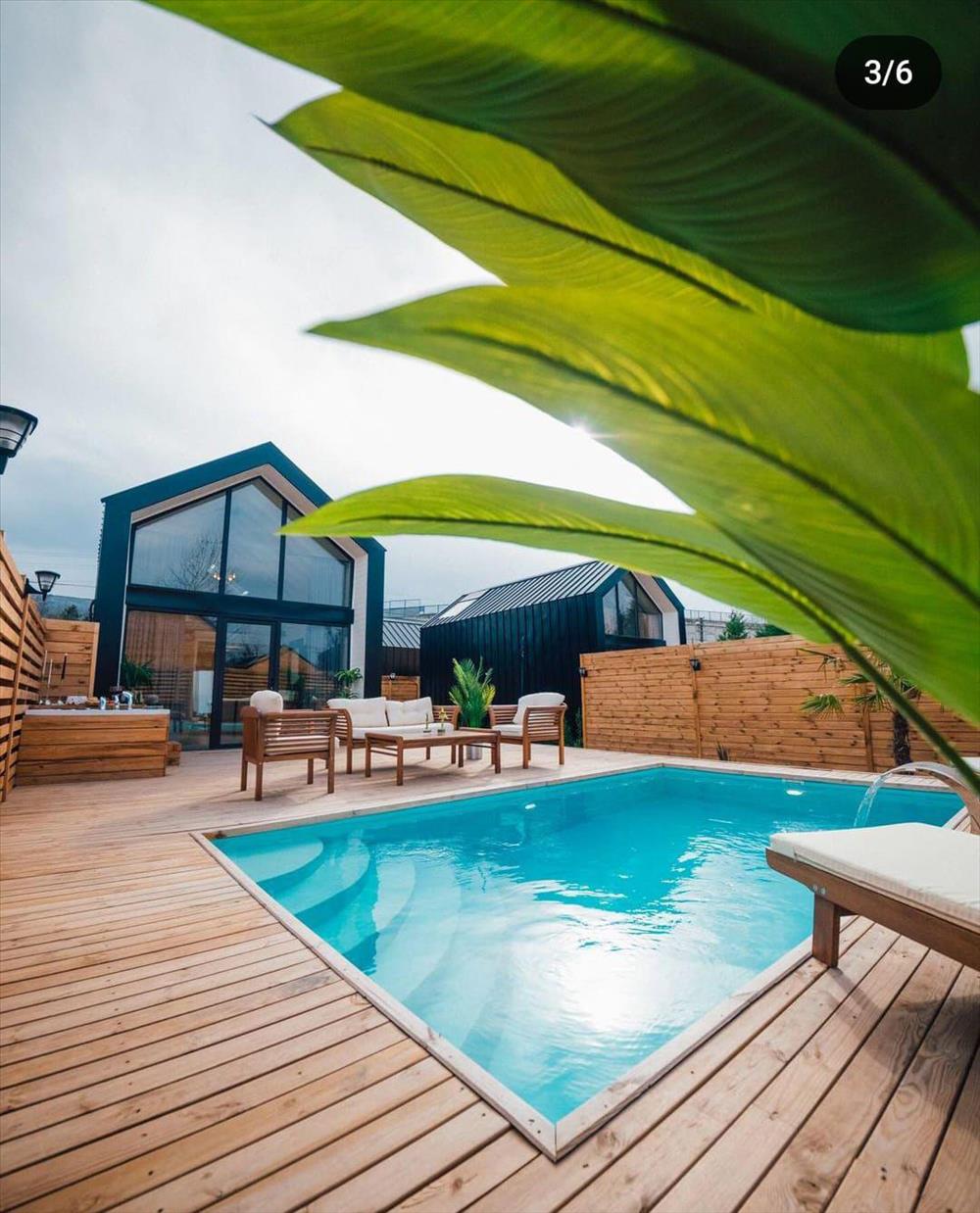 listing card gallery