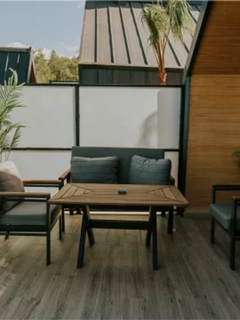 listing card gallery