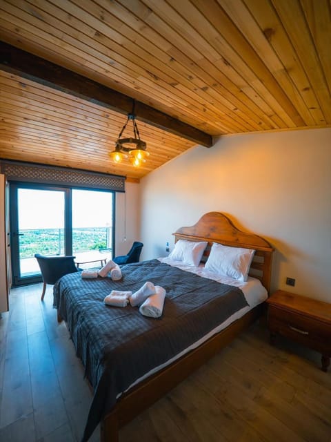 listing card gallery